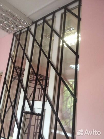 Продаю железные решетки и пластиковые окна