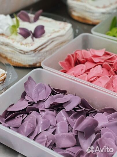 Помощник кондитера-оформителя