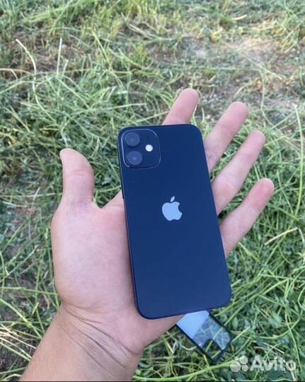 Телефон iPhone 12 mini