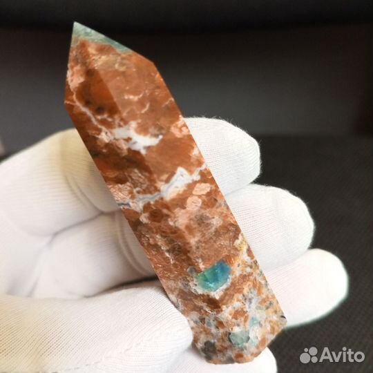 Солнечный камень с включениями апатита