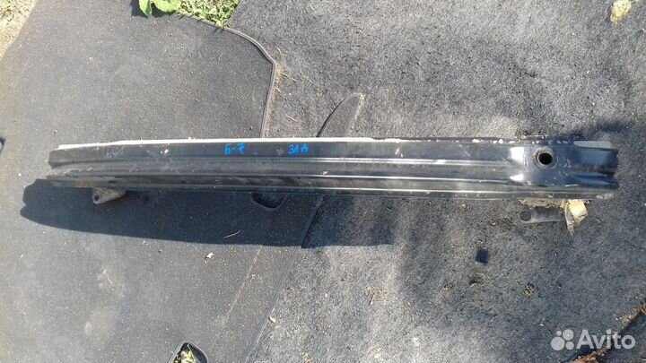 Усилитель заднего бампера VW Passat B7