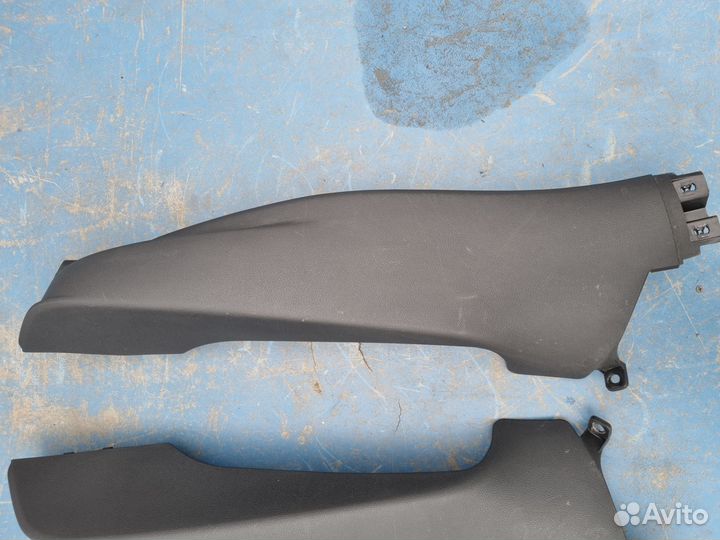 Обшивки задних стоек Volkswagen Golf 7