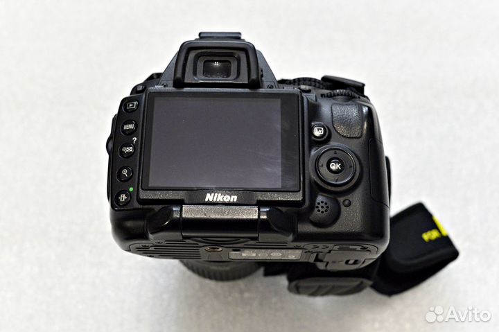 Nikon D5000 + Kit 18-55mm