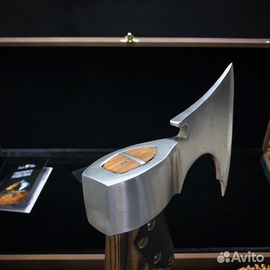 Топор ручной работы №5 (Ясень, натуральная кожа)