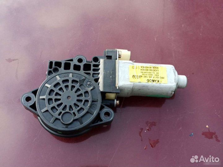 Мотор стеклоподъемника задний правый Kia Sportage