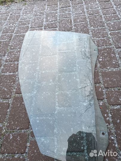 Стекло передней левой двери Kia Sorento 1