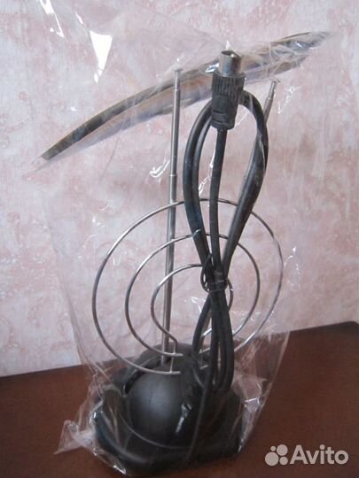 Антенна комнатная универсальная