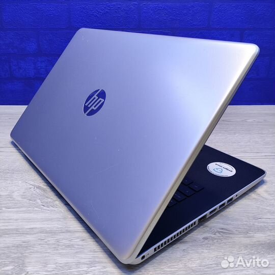 Ноутбук HP Laptop 17-ak057ur