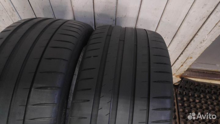 Michelin Pilot Sport 4 235/40 R19 96Y