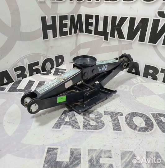 Домкрат Mercedes W168