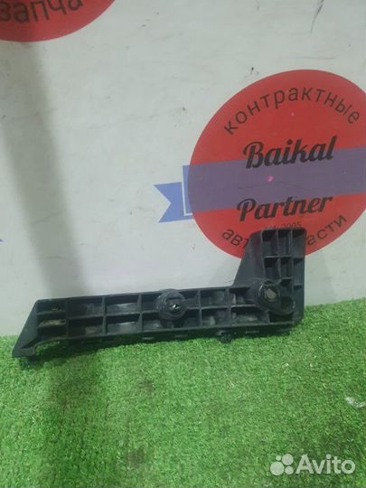 Кронштейн бампера передний правый Suzuki Solio