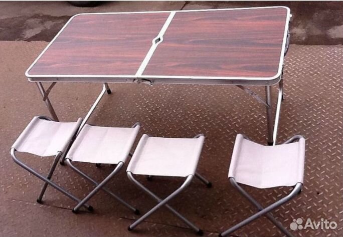 Стол+4 стула для отдыха (новый)