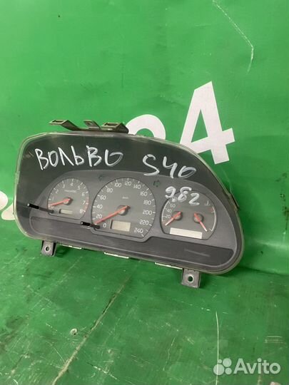Щиток приборов Volvo s40