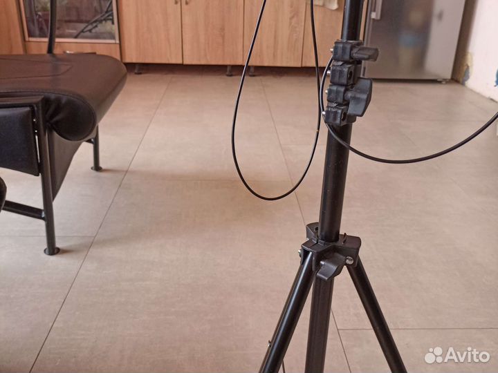 Кольцевая лампа со штативом