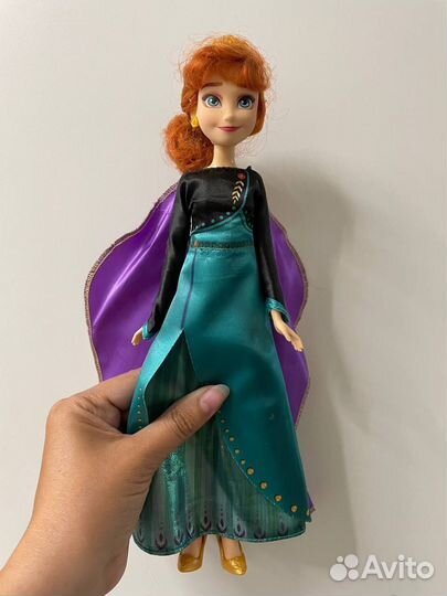Поющая кукла Анна из Холодного сердца