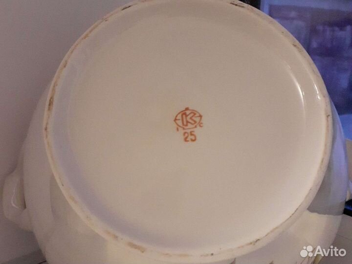 Фарфоровая супница