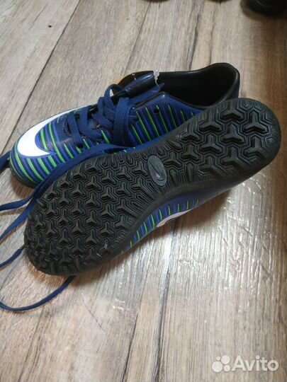 Детские футбольные сороконожки 32.-33 размер