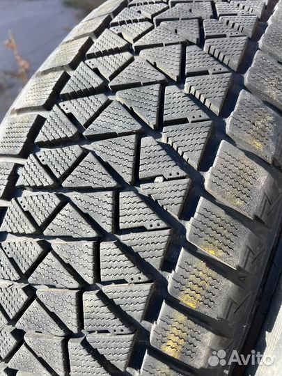 Bridgestone Blizzak DM-V2 235/55 R19