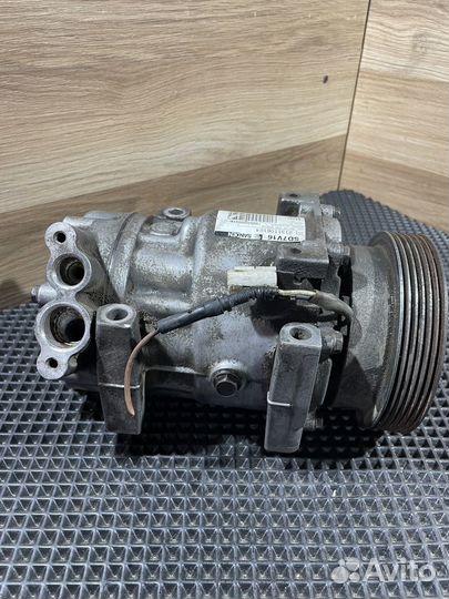 Компрессор кондиционера Sandero 1 926000097r