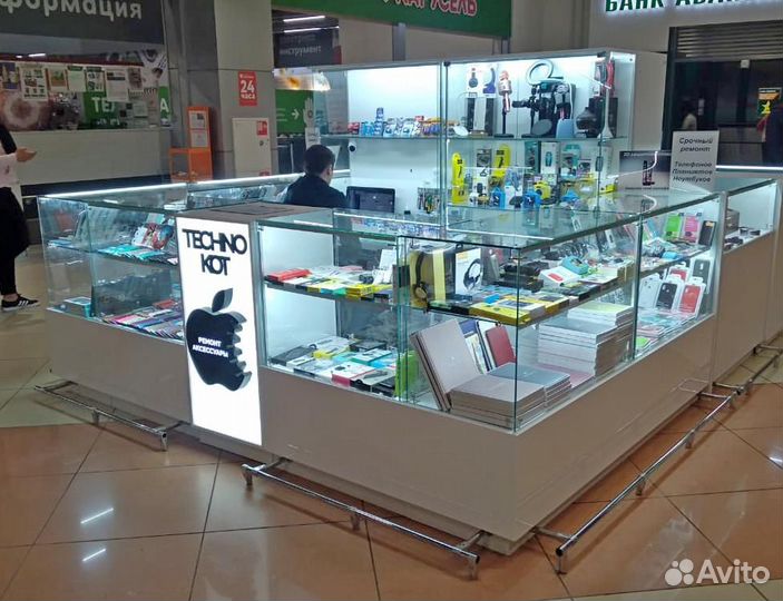 Торговый островок для аксессуаров и чехлов