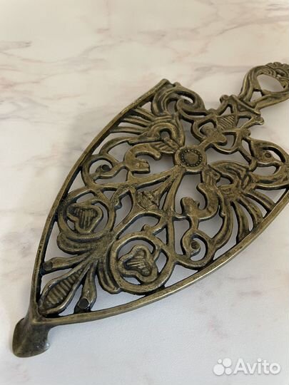 Винтажная подставка под горячее, утюг (Европа)