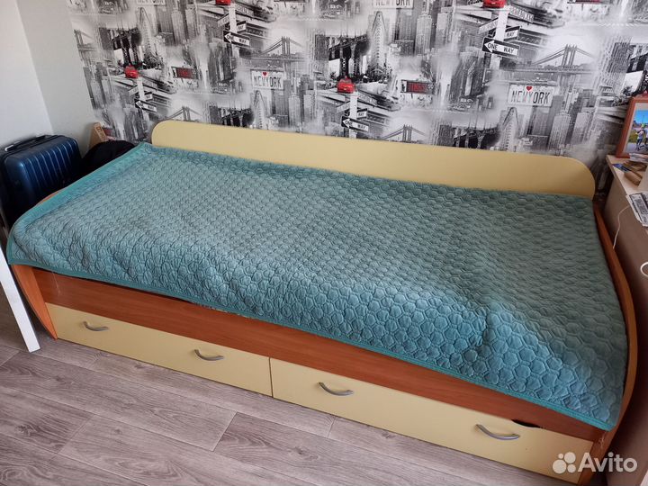 Детский уголок с кроватью