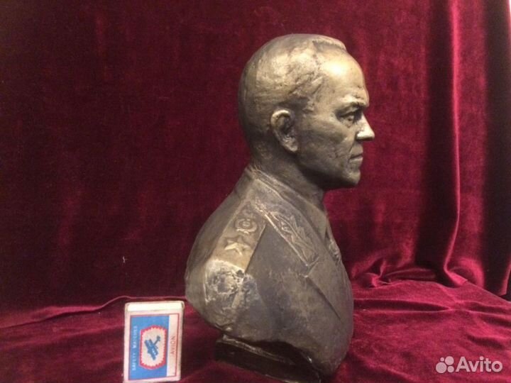 Бюст Маршал Жуков СССР