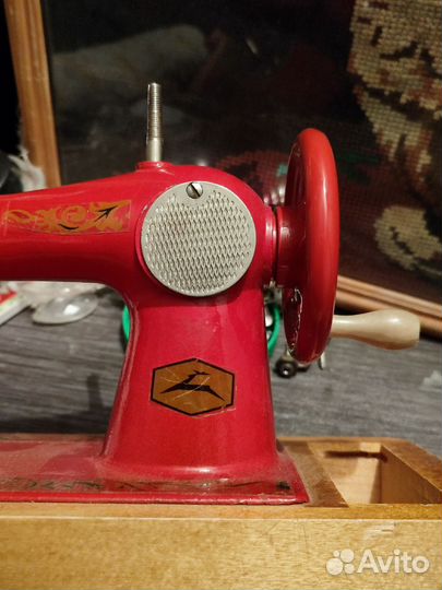Детская швейная машинка СССР