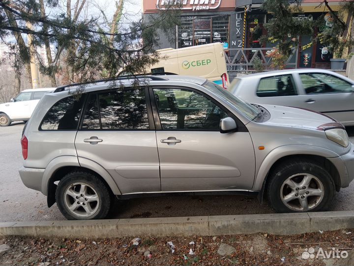 Toyota RAV4 2.0 AT, 2002, 300 000 км