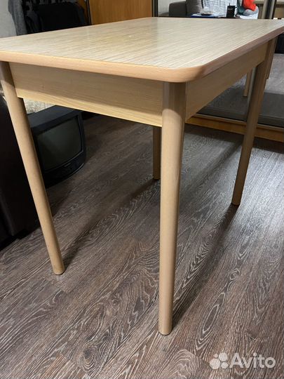 Кухонный стол