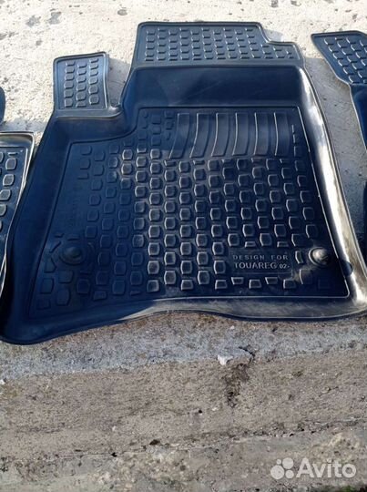Резиновые коврики на Volkswagen Toureg