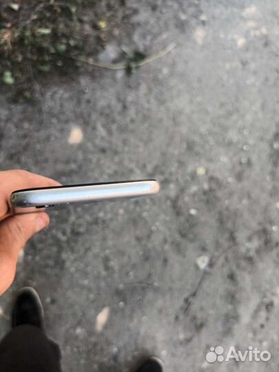 Телефон iPhone 6s