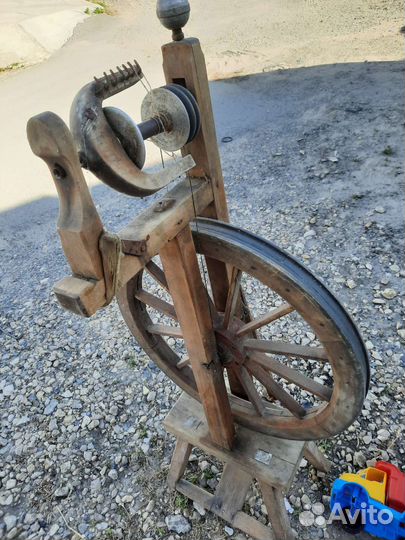 Прялка деревянная старинная