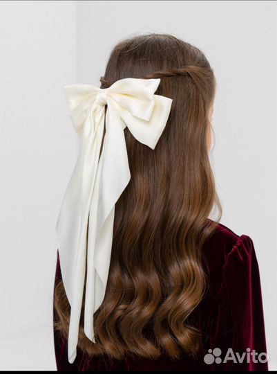 Бант для волос на заколке атласный, на выпускной