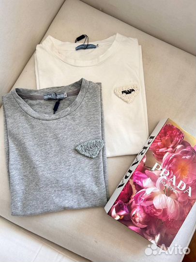 Футболка prada