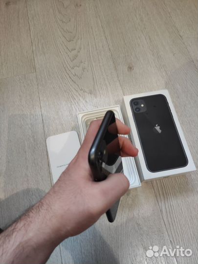 iPhone 11, 64 ГБ