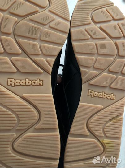 Кроссовки женские