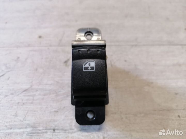 Кнопка стеклоподъемника задняя SsangYong Kyron 2