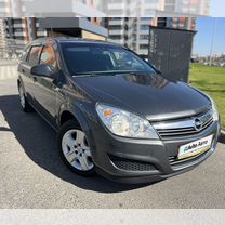 Opel Astra 1.6 MT, 2011, 140 100 км, с пробегом, цена 950 000 руб.