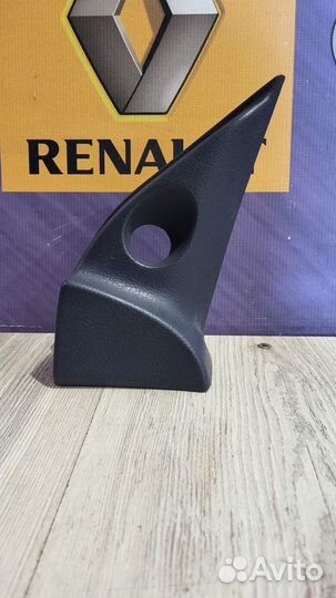 Уголок накладка зеркала внутри салона Renault mega
