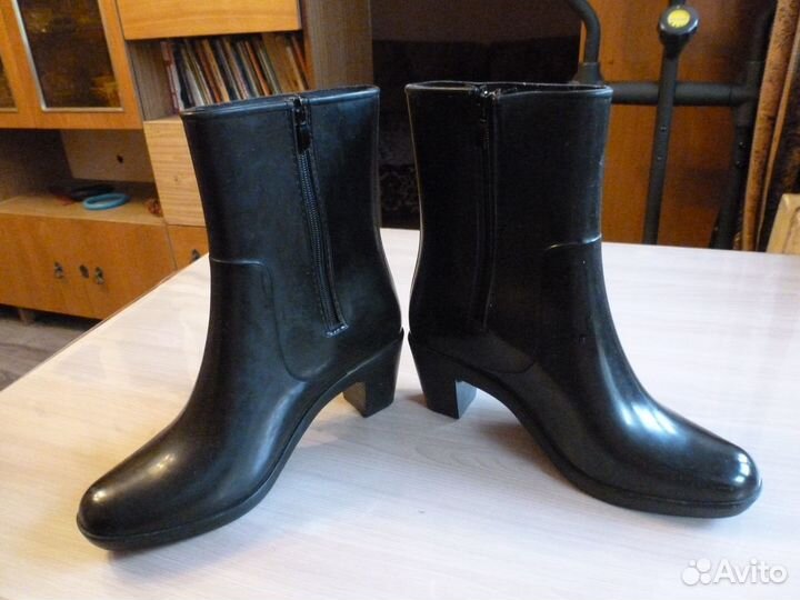 Резиновые сапоги женские