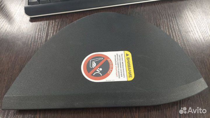 Накладка на торпедо правая Mercedes S 500 4Matic