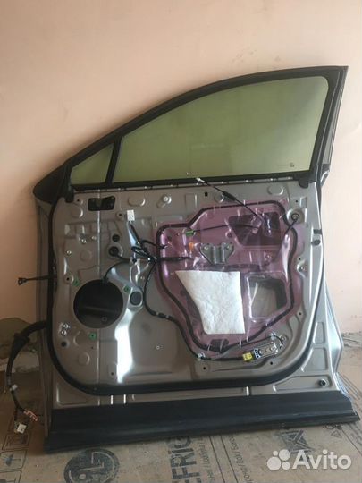 Передняя правая дверь на Лексус NX