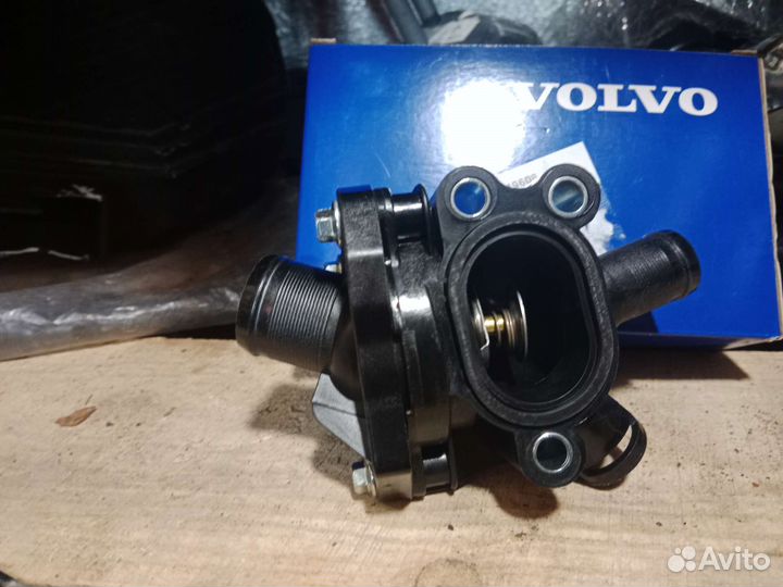 Термостат Volvo S60 S70 S80