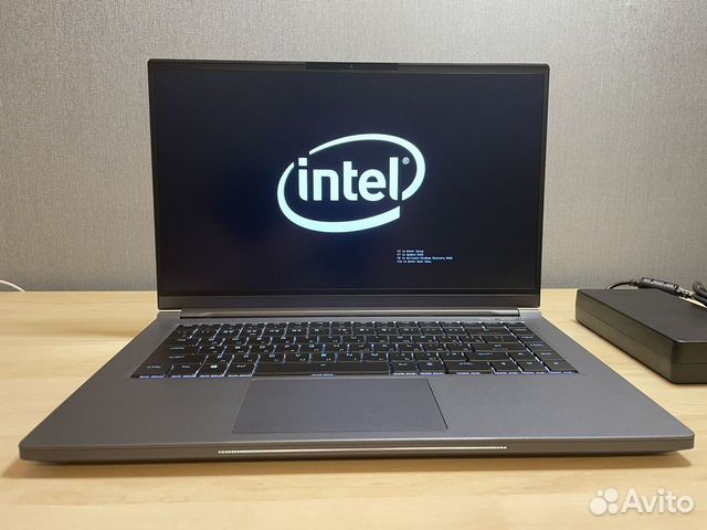 Ноутбук Intel Whitebook 15 - i7 / RTX 2070