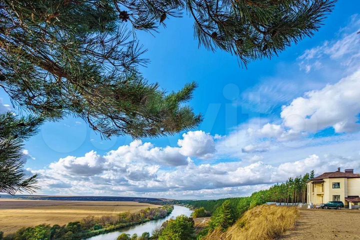 Таунхаус 220 м² на участке 4,3 сот.