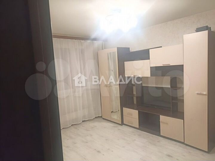 3-к. квартира, 73 м², 1/17 эт.