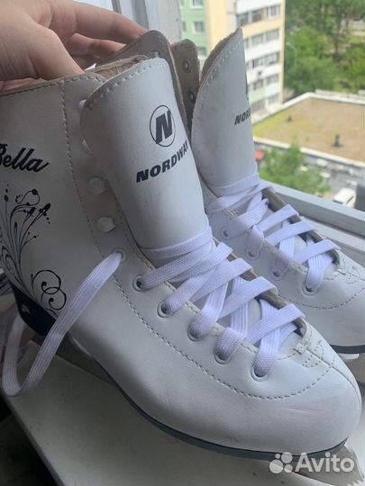 Коньки женские 39