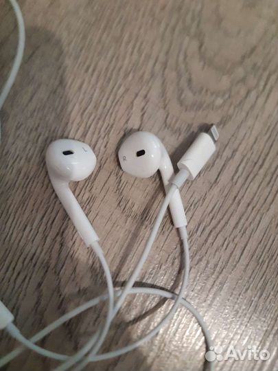 Наушники earpods