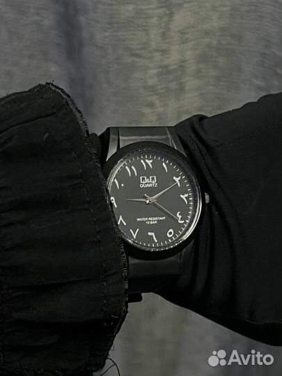 Наручные часы с арабским циферблатом